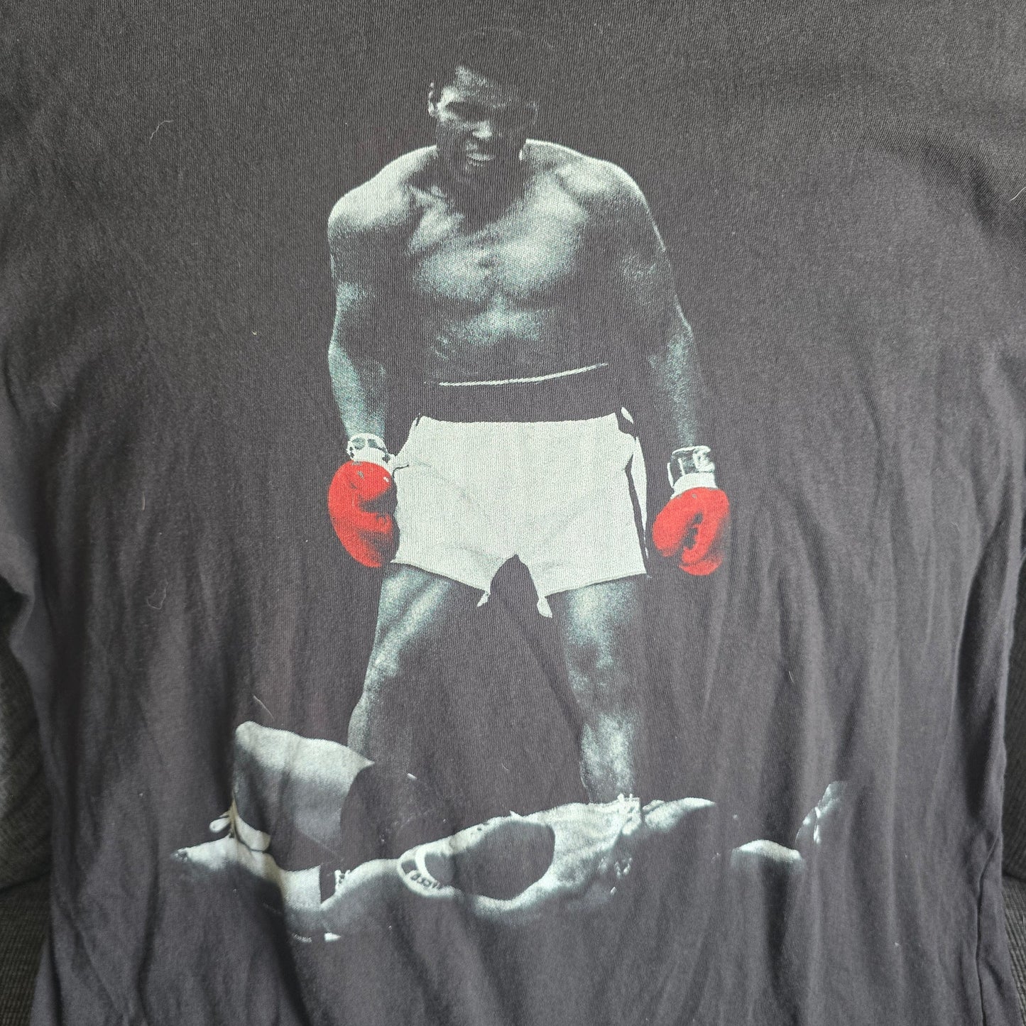 Muhammad Ali Knockout Graphic Tee – (Large)