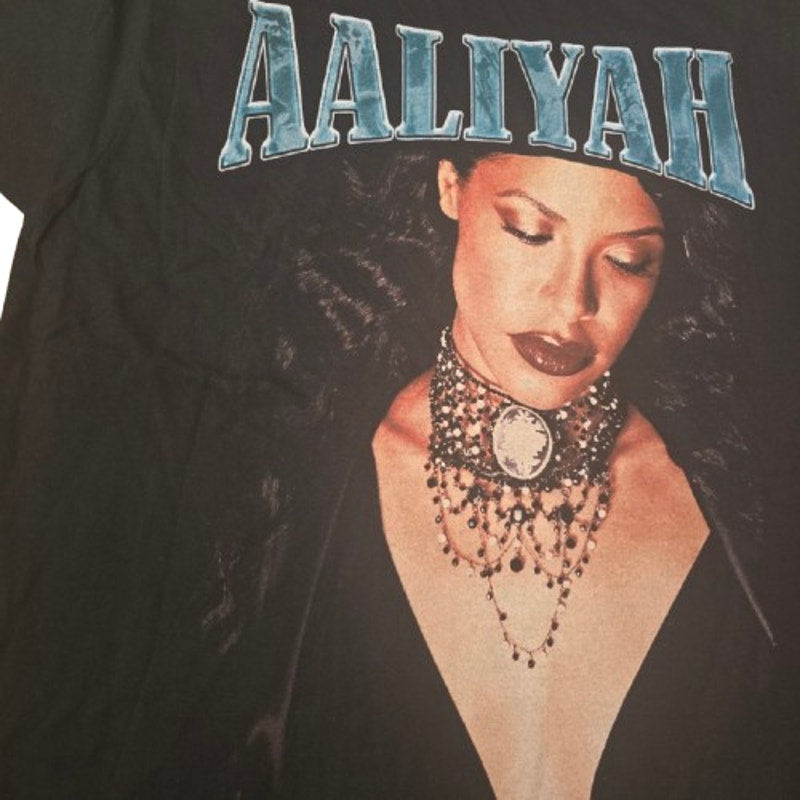 Aaliyah Vintage Style Tee – Black R&B Legend Shirt (M)