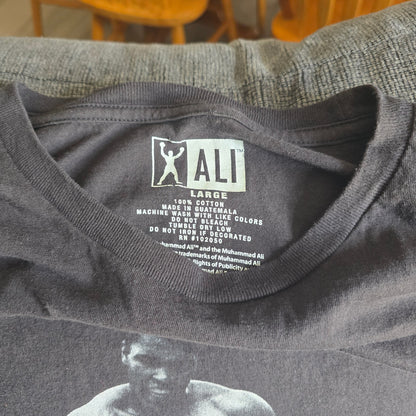 Muhammad Ali Knockout Graphic Tee –  (Large)
